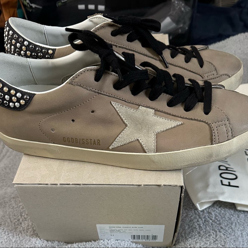 Golden Goose Super Star size 41 men’s or women’s